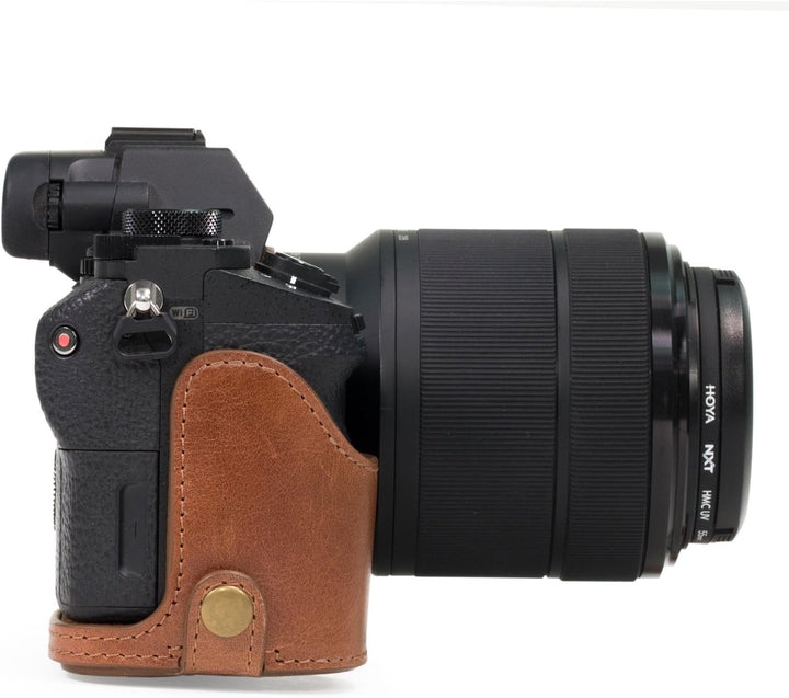 MegaGear Sony Alpha A7S II, A7R II, A7 II (28-70mm) Ever Ready Echtleder Kamera-Case mit Trageriemen