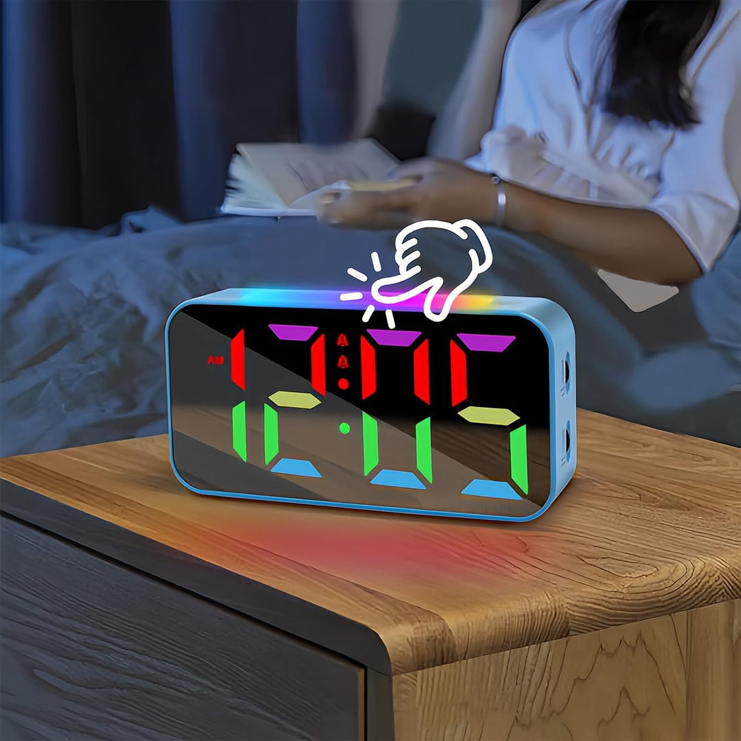 Lancoon Farbige Digitaluhr mit RGB Grossdisplay 8 Farboptionen Snooze Funktion Lautstärkeregler 12 2