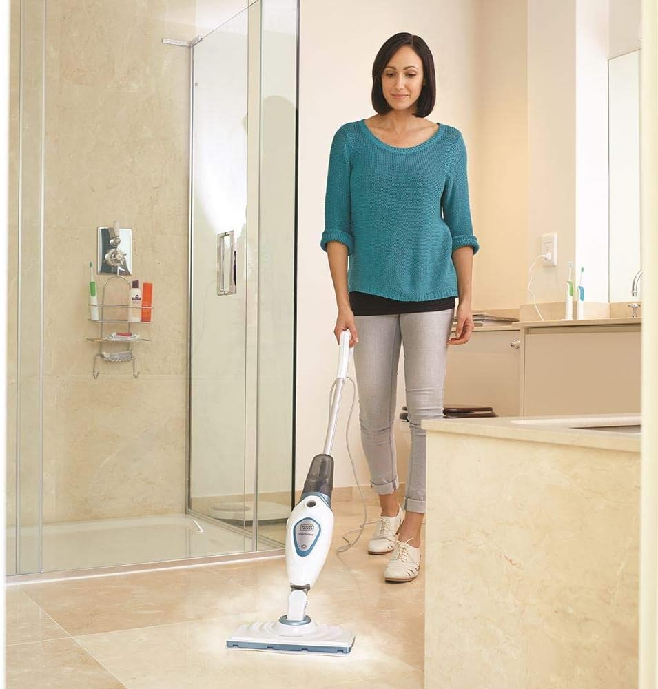 Black+Decker 1600W Steam Mop Dampfbesen BDS1616R (mit abnehmbaren Wassertank, inkl. 2 Pads und 1 Tep