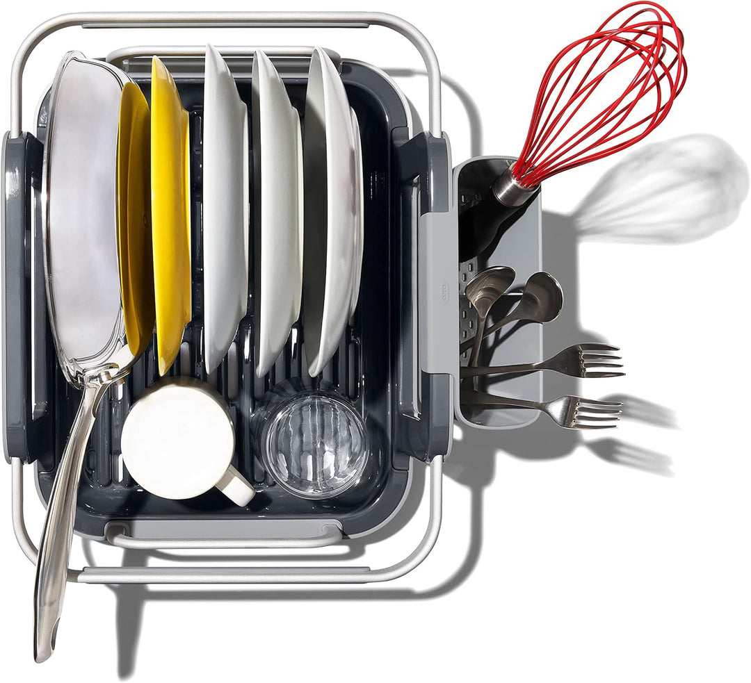 OXO Good Grips Ausziehbares Aluminium-Geschirrgestell für die Spüle, Abtropfgestell für Spülbecken,