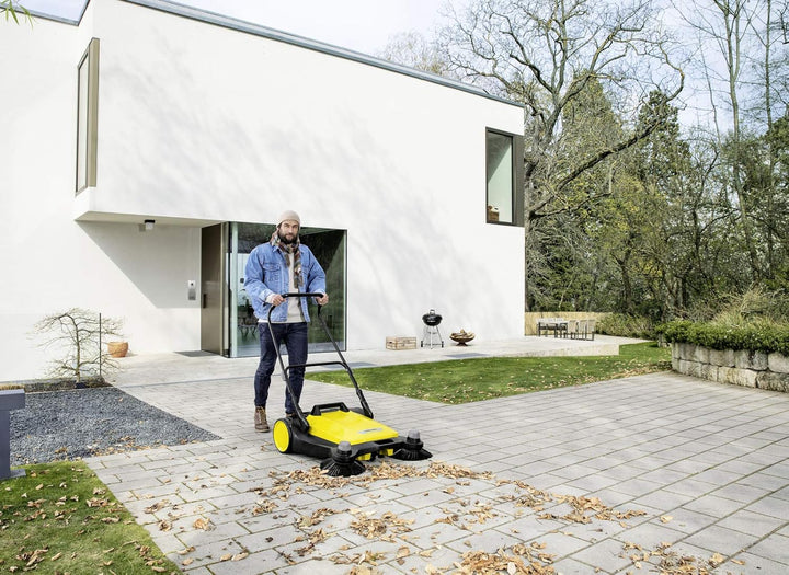 Kärcher Kehrmaschine S 6 Twin (Max. Flächenleistung: 2500 m²/h) & Seitenbesen mit spezieller Beborst