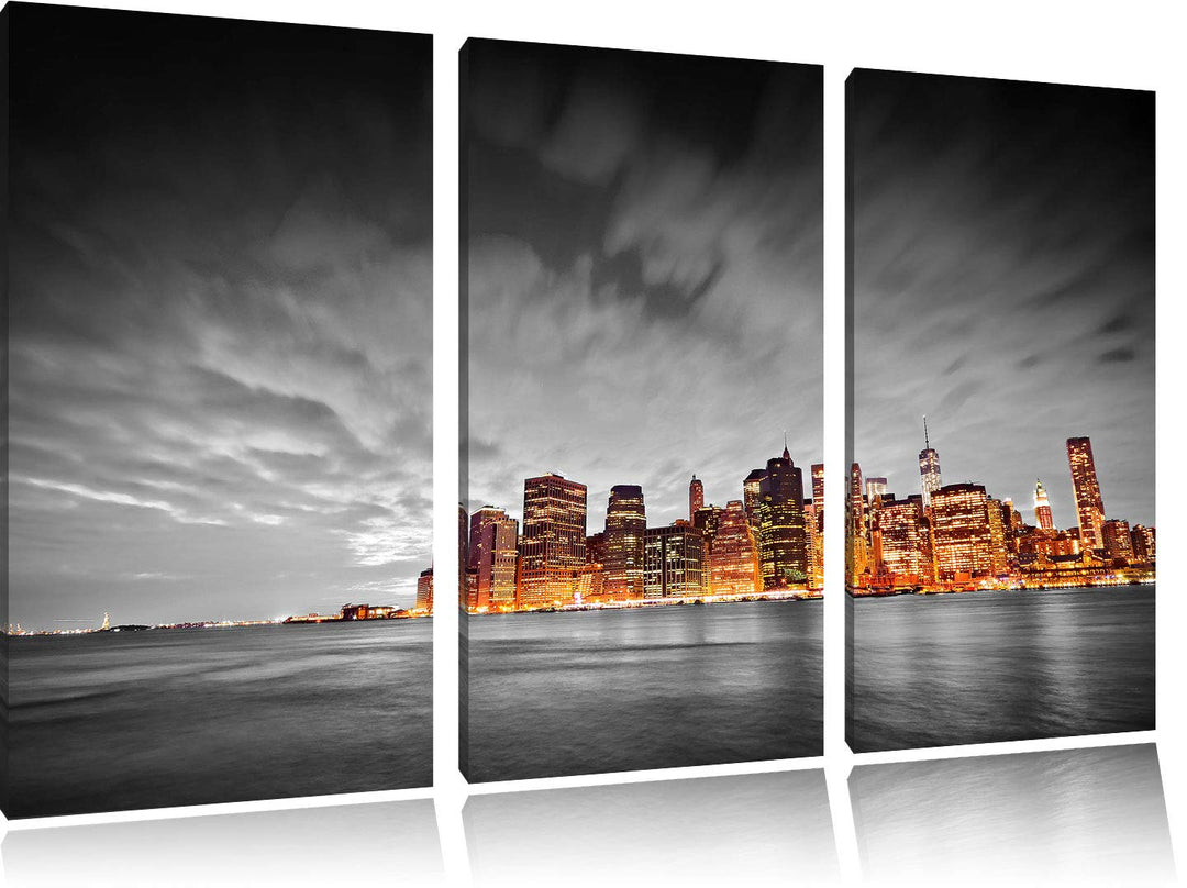 Skyline von New York bei Nacht schwarz/weiss 3-Teiler Leinwandbild 120x80 Bild auf Leinwand, XXL rie