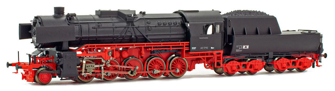DR BR42 schwere Dampflokomotive mit 3 Frontleuchten, Periode III, Brown