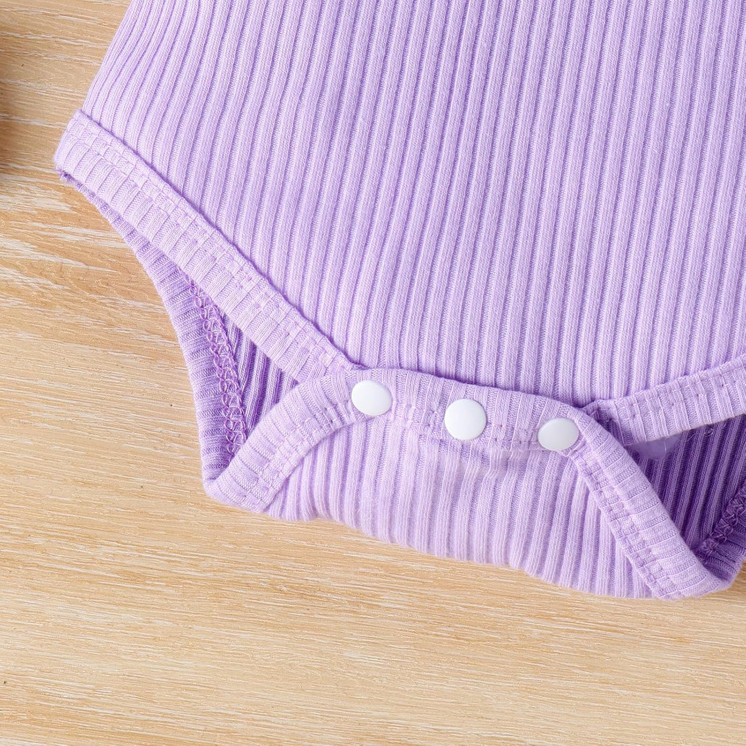 Neugeborenes Mädchen Kleidung Gänseblümchen-Aufdruck Gerüschtes Oberteil mit Hosenträgerhose und Tas