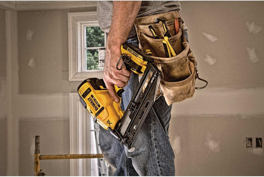 Dewalt 18V Akku-Stiftnagler/Nagler DCN660D2 (48 J Einschlagenergie, Nagellänge 32-63 mm, Magazinkapa
