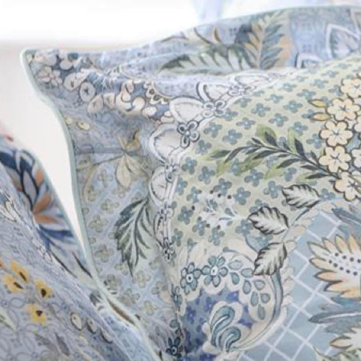 Pip Saluti Grandi SqCus Light Blue 45x45