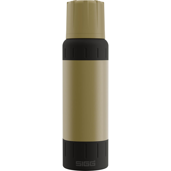SIGG – Isolierte Trinkflasche – Thermosflasche Alpine Star Caramel Sand, mit Becher – 27 St. Heiss,