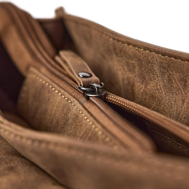 Lederrucksack für Damen, Herren und Kindern personalisierbar aus Kunstleder in braun, perfekter Tage
