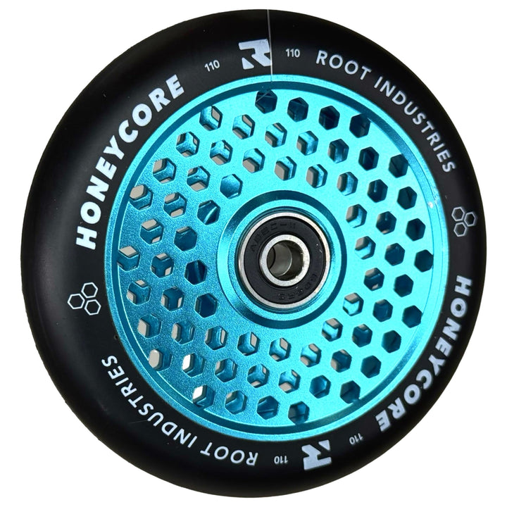 Root Industrie Air Honeycore 110mm Stunt-Scooter Rolle + Fantic26 Sticker (Sky Blue/Pu Schwarz) Sky
