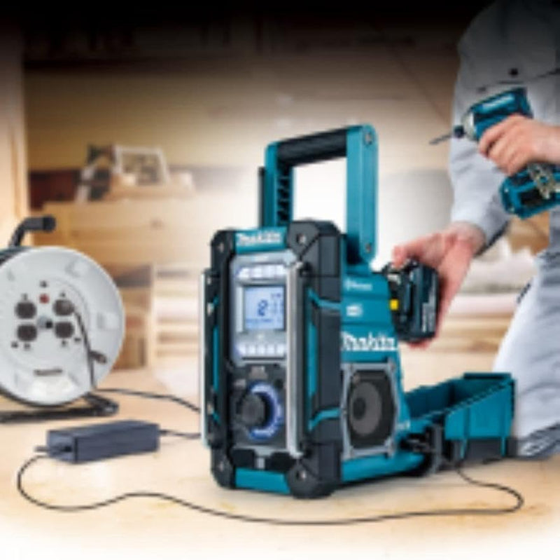 Makita DMR301 Baustellenradio, robust, für Lithium-Ionen-Akkus 12 – 14,4 – 18 V, DAB+ AM/FM + Bluet,