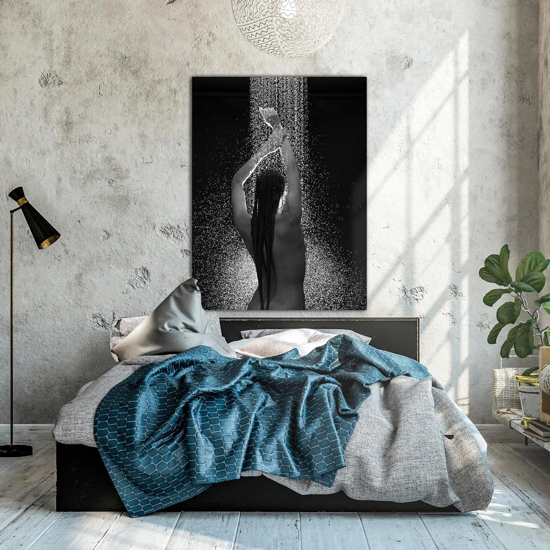 wandmotiv24 Leinwandbild Starke Frauen, Hochformat, Frau unter der Dusche M0138 80L x 60B cm Leinwan