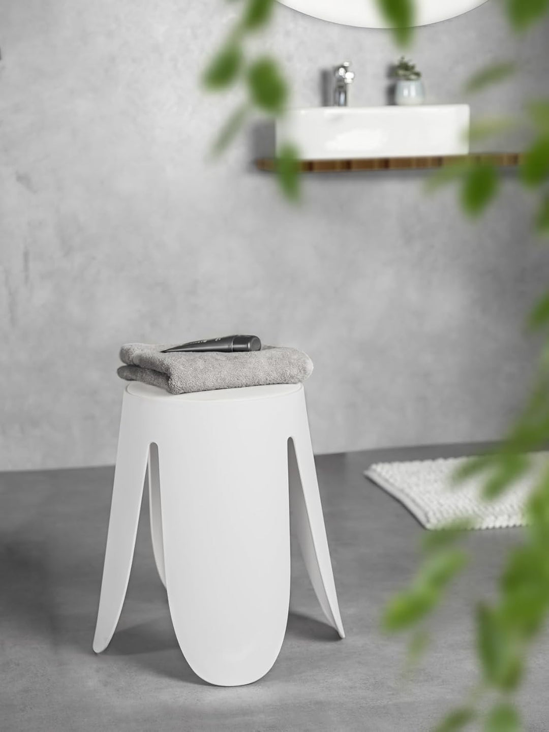 WENKO Badhocker Mod. Comiso, belastbar bis 180 kg, mit gepolsterter Sitzfläche und rutschsicheren Fü