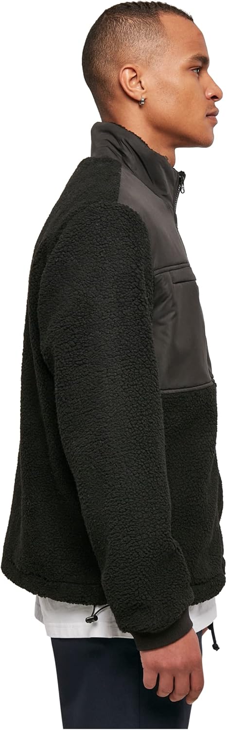 Urban Classics Patched Sherpa Jacket, legere Männer Jacke in Loose Fit Passform mit angenehmen Charm