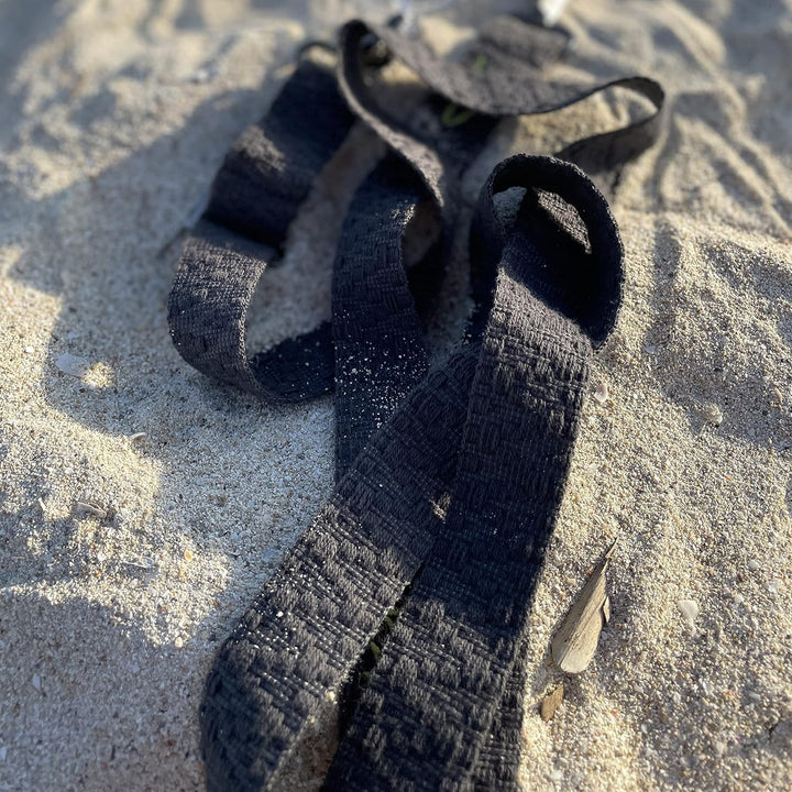 NOOMYA® Handykette Phantom Grey | Baumwolle | Wechselband zum Umhängen | ohne Hülle | universal für