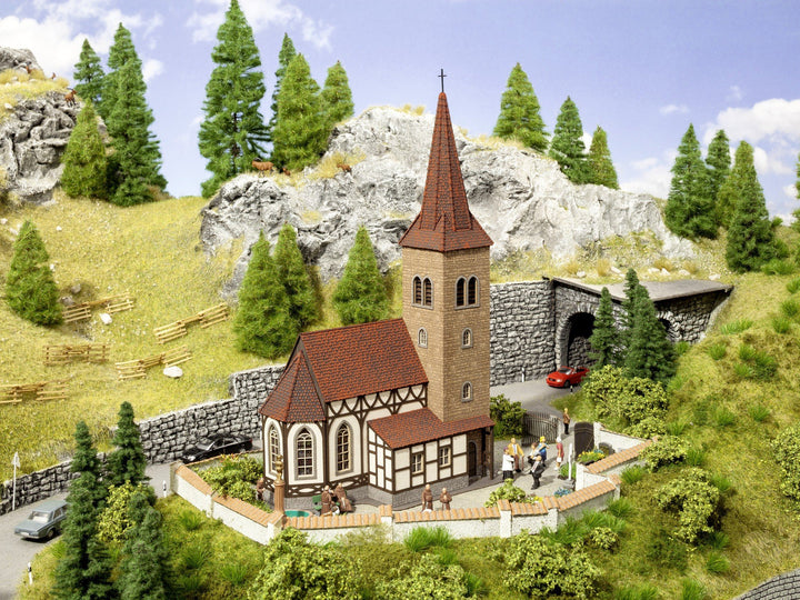 NOCH 66906 - Spielwaren, Kirche St. Georg mit Micro-Sound Glockenläuten