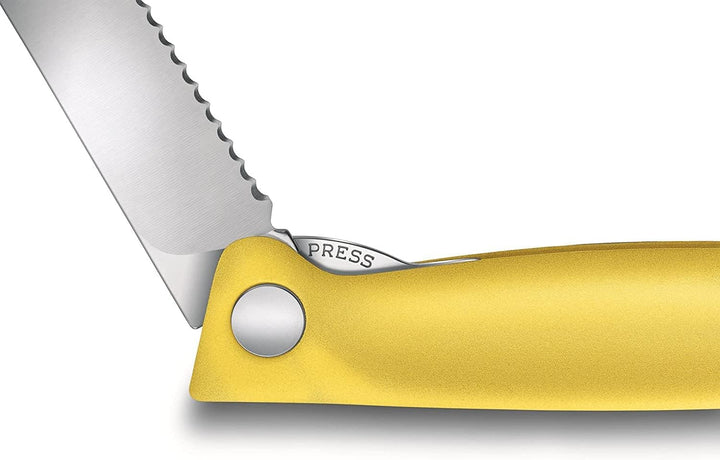 Victorinox 2-tlg Swiss Classic Faltbares Gemüsemesser/Tafelmesser Set, Wellenschliff gelb Gelb Duo P