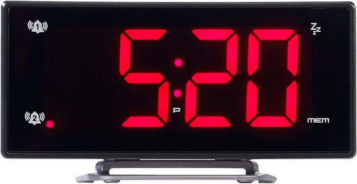auvisio Weckradio: Projektions-Radiowecker mit Curved-Display, Dual-Alarm & USB-Ladeport (LED Wecker