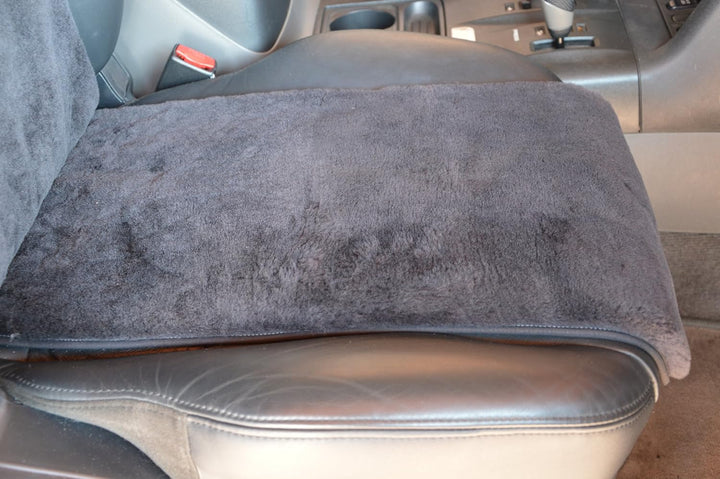 Autositzbezug/Sitzauflage aus echtem Lammfell 30cm Breite x 138cm Länge Premium (Schiefer) Fellhöhe
