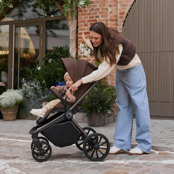 Lionelo MIKA PLUS Kinderwagen 6-48 Monate bis 22 kg, Verstellbare Rückenlehne und Fussstütze, Federu