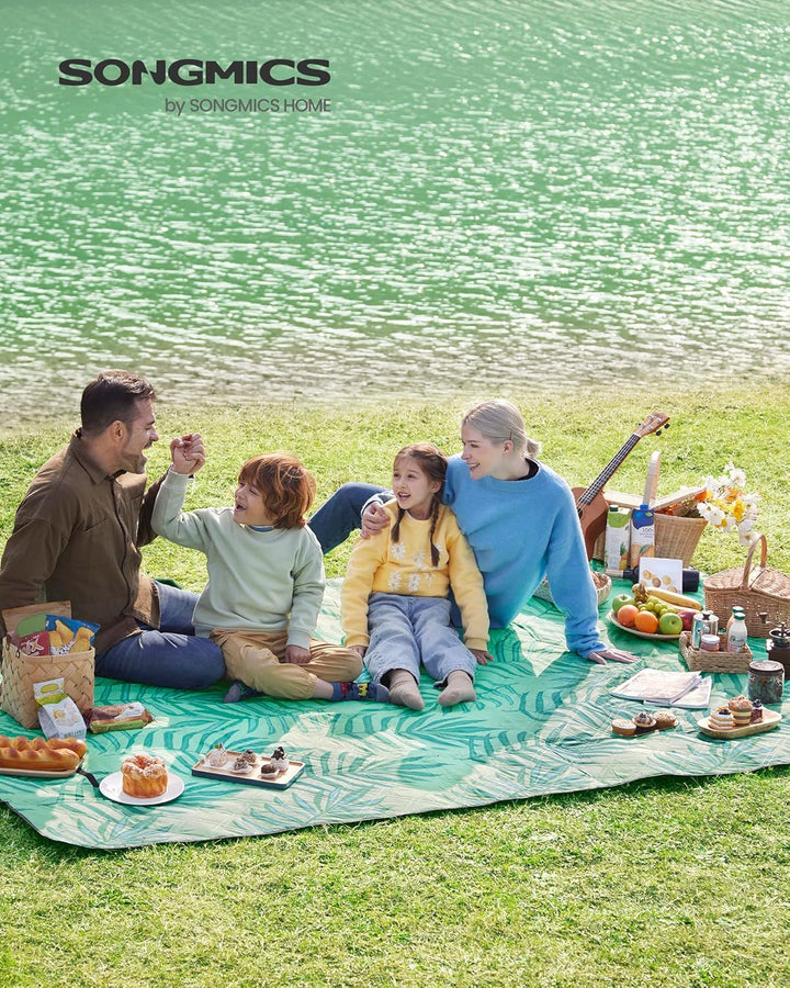 SONGMICS Picknickdecke, 300 x 200 cm grosse Stranddecke, Campingdecke, wasserdichte Unterseite, masc