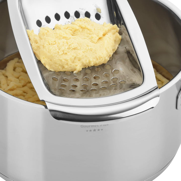 WMF Spätzle-Profi 35 x 14 cm, Spätzlereibe mit Teigschaber, Spätzlehobel, Cromargan Edelstahl, Einhä