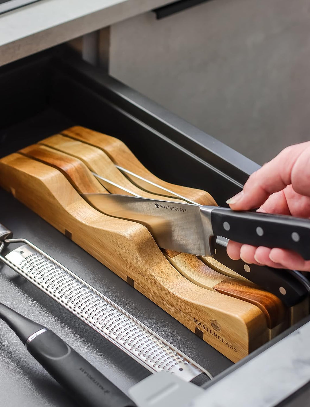 MasterClass Messerhalter aus Holz, Sicherheits- und Hygienehalter für Schubladen und Arbeitsplatten,