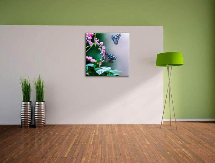 Pixxprint schöne Schmetterlinge auf rosa Blumen, Format: 70x70 auf Leinwand, 70x70