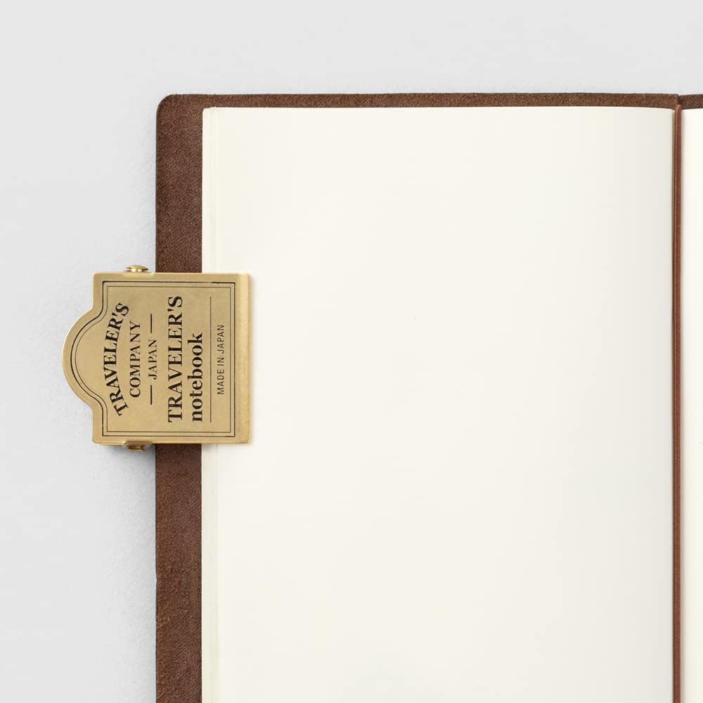 Brass Clip TRC Logo - Refill 030 für Traveler's Notebook Regular und Passport Size TRC Logo Muster,