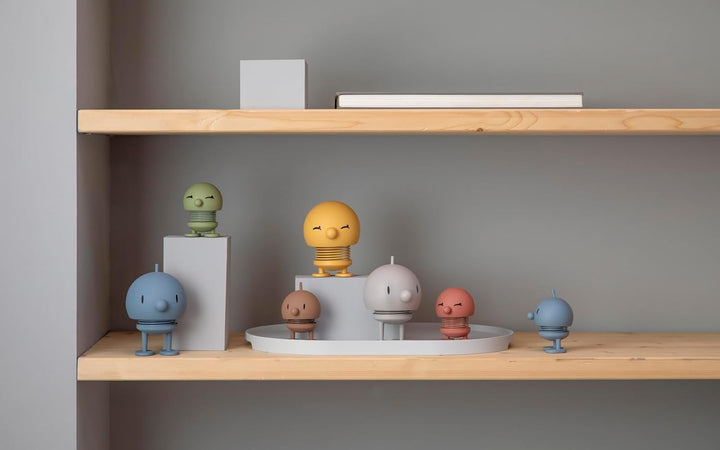 Hoptimist Soft Bumble Wackelfigur & Glücksbringer, Skandinavische Deko Figuren für Wohnzimmer, Schre
