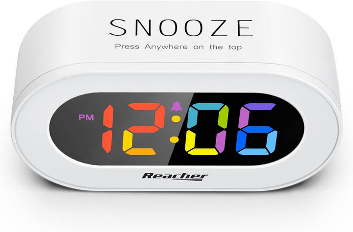 REACHER Kleiner Bunter LED Digital Wecker mit Snooze, Einfach zu Bedienen, Helligkeitsdimmer, Einste