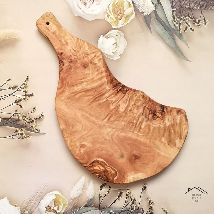 Servierbrett Schneidebrett RUSTIKAL aus Olivenholz – Handgefertigt, ca. 34 cm, mit Griff, natürlich