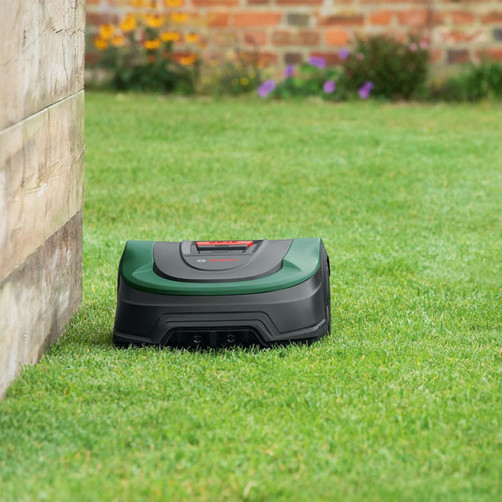 Bosch Rasenmäher Roboter Indego M 700 (mit 18V Akku, Ladestation enthalten, Schnittbreite 19 cm, für