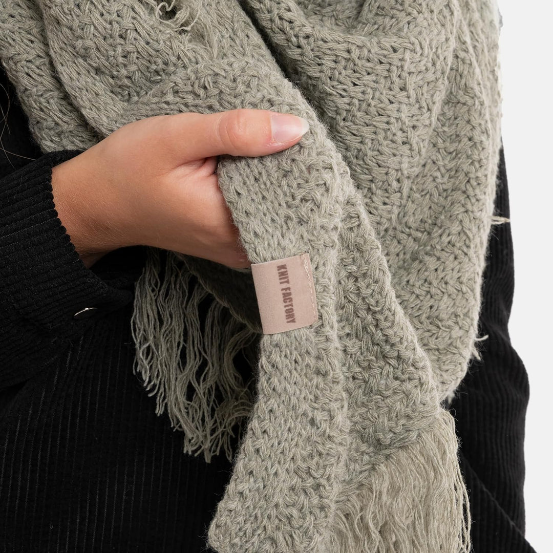 KNIT FACTORY - Dreiecksschal Amber - Damen Strickschal mit Wolle - Umschlagtuch für den Herbst und W
