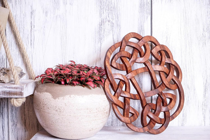 Windalf Celtic Wand Deko Flory Ø 24 cm Keltischer Knoten Handarbeit aus Holz