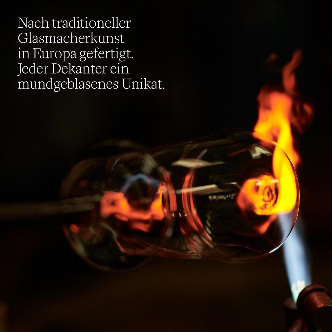 Josephinenhütte® JOSEPHINE N° 8 Decanter Magnum [FUNKTIONAL & ELEGANT] - handgefertigt & mundgeblase