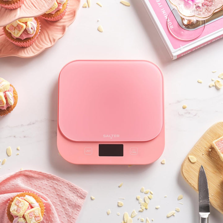 Salter British Bakes Digitale Küchenwaage – Pinke Backwaage mit hoher 10-kg-Kapazität, misst Flüssig