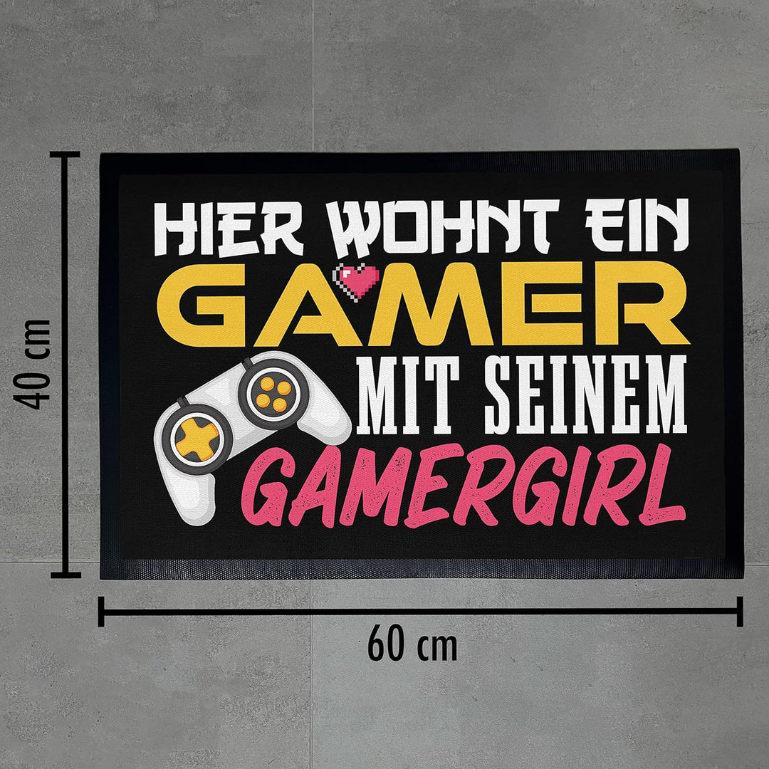 Trendation - Hier Wohnt EIN Gamer Gamergirl Geschenk Fussmatte Zocker Geschenkidee Lustig