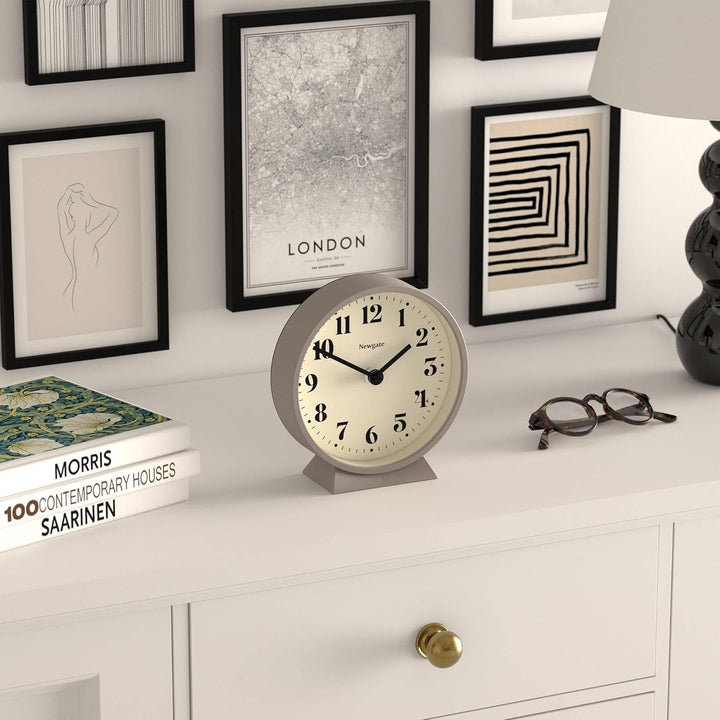 NEWGATE® Theatre kaminuhr | Moderner klassischer runder Design | Stein | Zeitgenössischer Stil für S