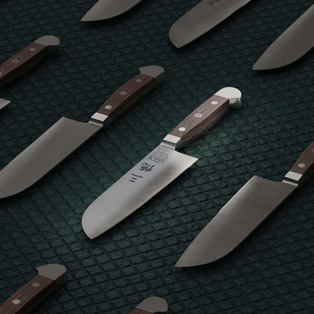 GÜDE Solingen - Santoku Messer geschmiedet, 18 cm, Walnussholz, ALPHA WALNUSS, Doppelkropf, Handmade