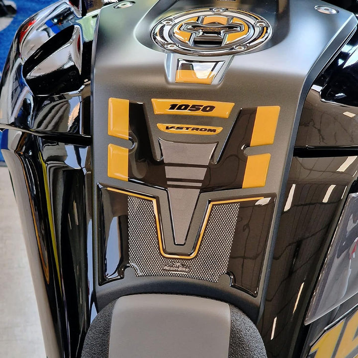 Resin Bike Aufkleber für Motorrad Kompatibel mit Suzuki V-Strom 1050 XT 2022 Gold und Schwarz Dubai.
