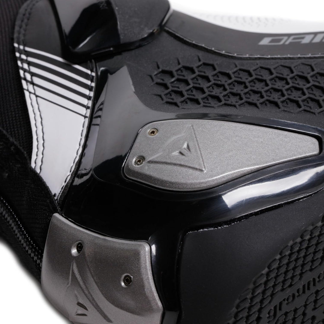 Dainese Torque 4 Damen Motorrad Stiefel 38 EU Black White Red Fluo, 38 EU Black White Red Fluo