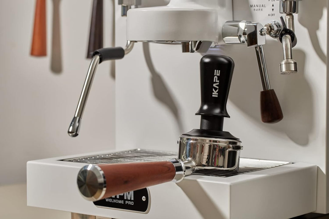 IKAPE 58.35mm Espresso Tamper, Premium Barista Kaffee Tamper mit kalibrierter Feder belastet, 100% E