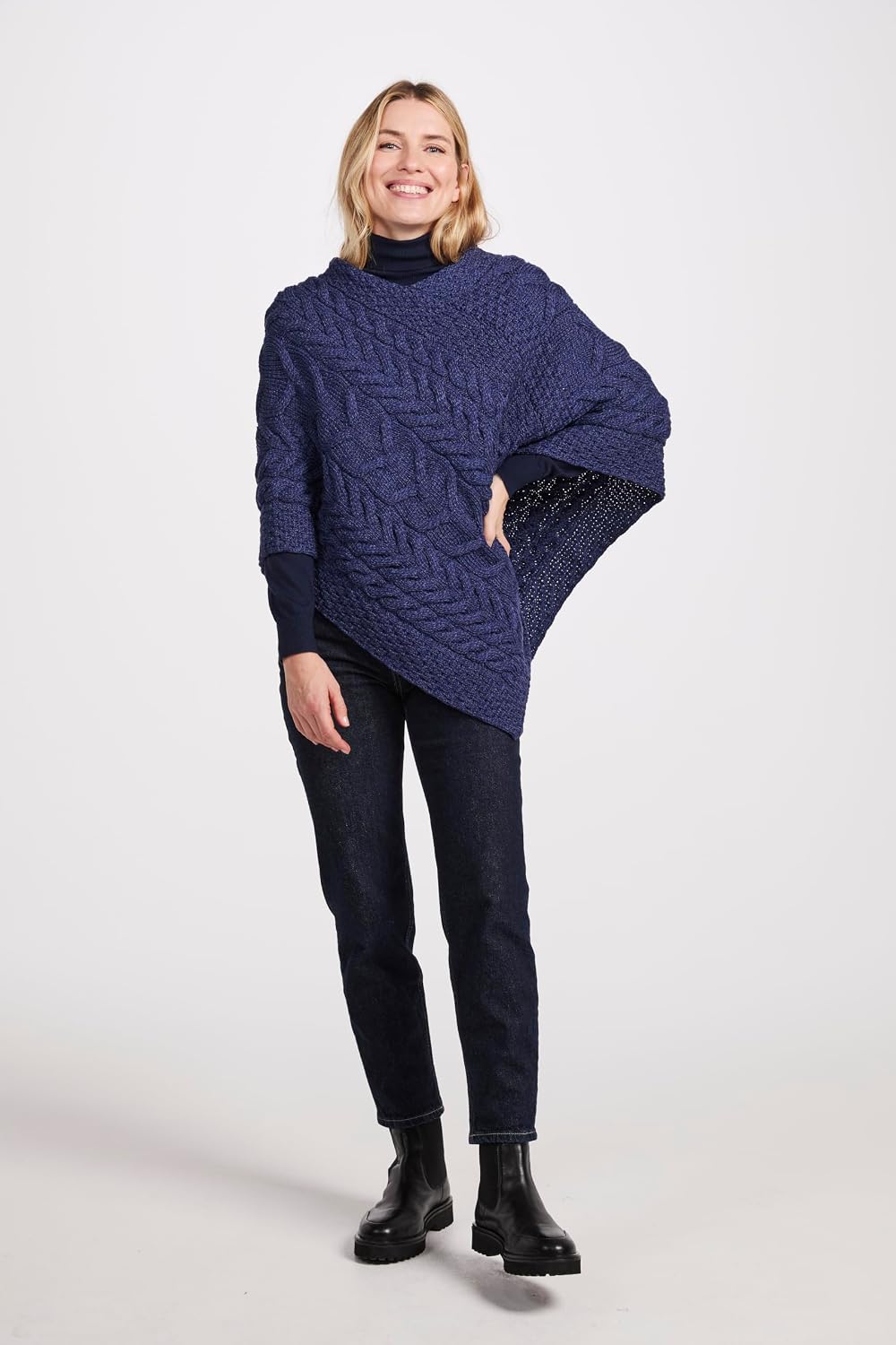 Aran Woollen Mills Superweicher Stilvoll Poncho aus 100% Merinowolle Einheitsgrösse Blau, Einheitsgr