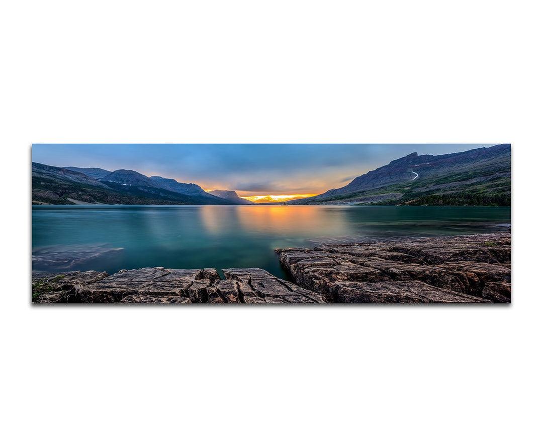 Paul Sinus Art Panoramabild auf Leinwand und Keilrahmen 150x50cm Nationalpark Felsen Berge See Sonne