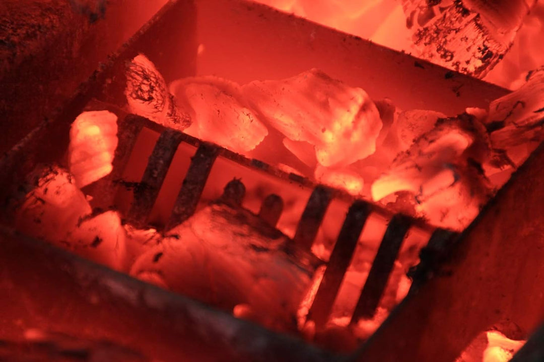 Innovativer und ökologischer Anzünder für Kaminfeuer und Barbecue Grills