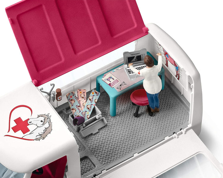 SCHLEICH 42370 Mobile Tierärztin mit Hannoveraner Fohlen, für Kinder ab 5 Jahren, Horse Club - Spiel