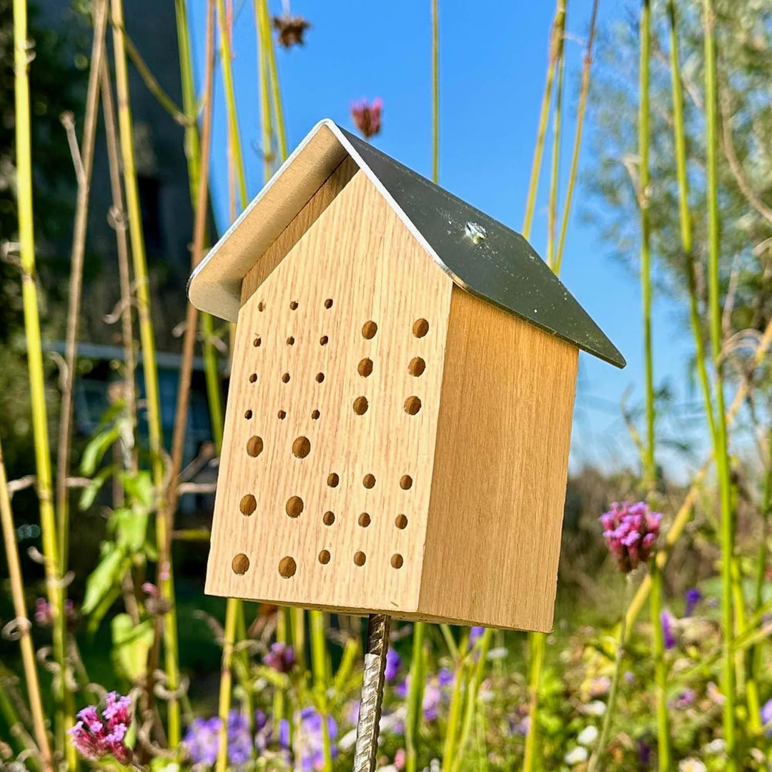 GARTENETAGE Wildbienenhotel mit Metalldach/Naturbelassenes, massives Insektenhaus &amp; Bienenhotel/Nist