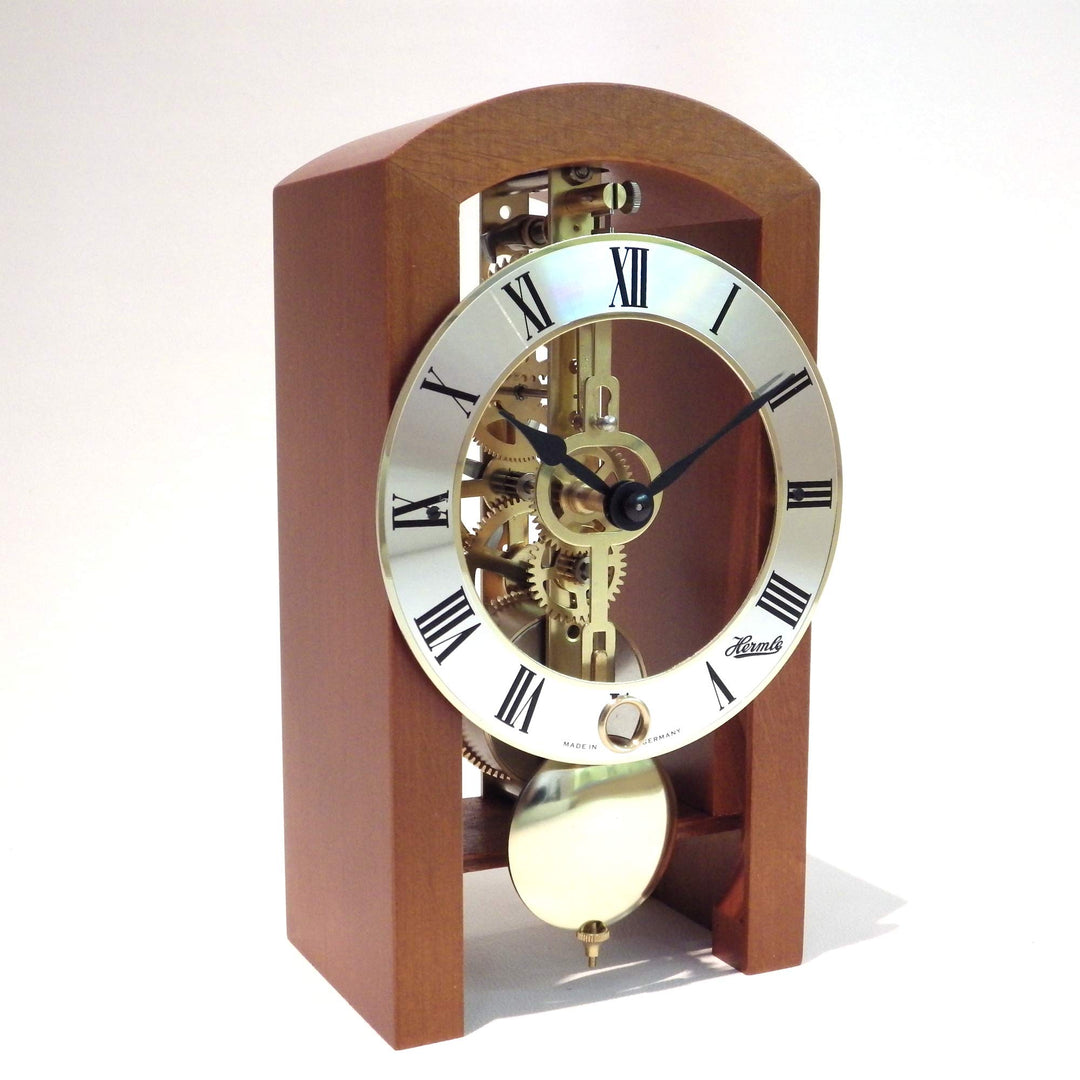 Hermle 23015-160721 Moderne Skelett-Tischuhr, Kirschbaum Braun, 18cm x 9cm x 11cm 18cm x 9cm x 11cm
