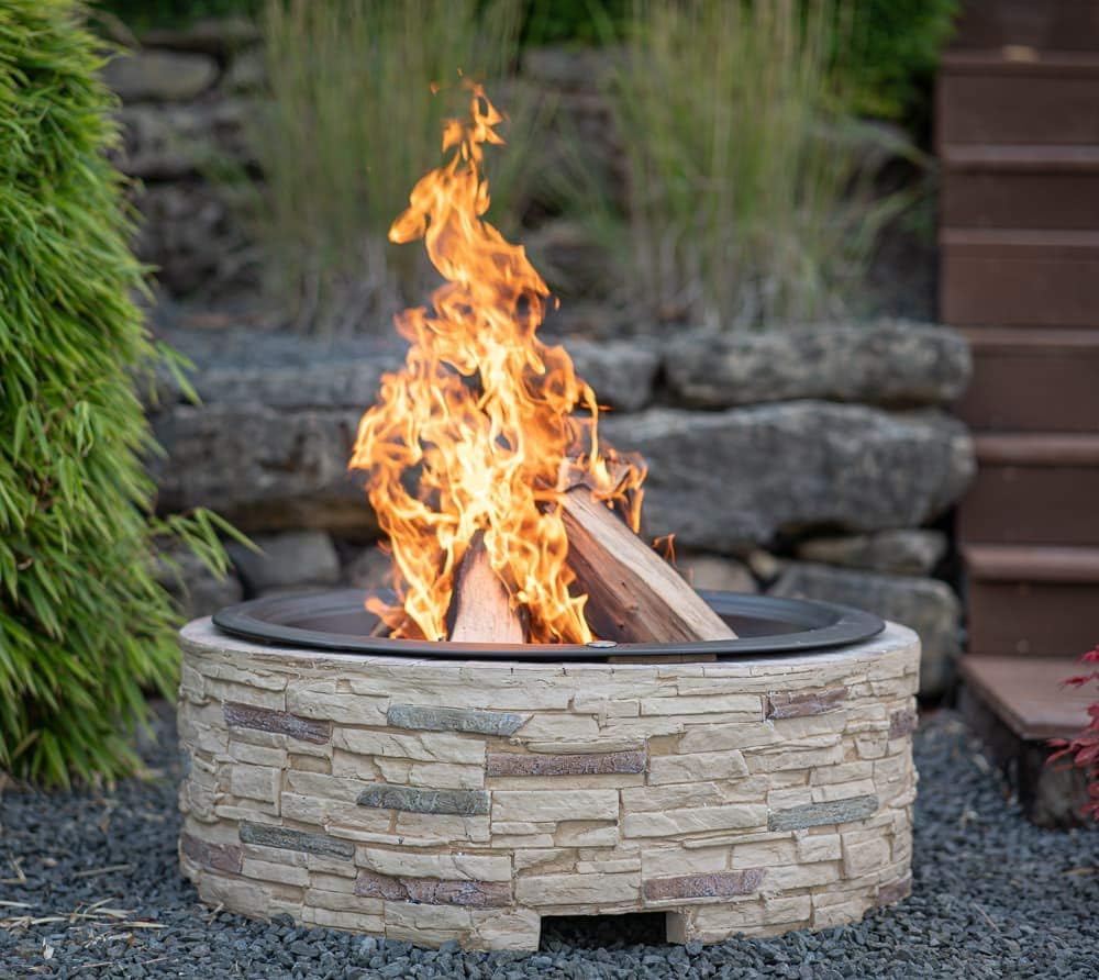 Westmann Feuerstelle Aluminium | Feuerschale mit Funkenschutzhaube | Garten Feuerkorb Steinoptik Bra