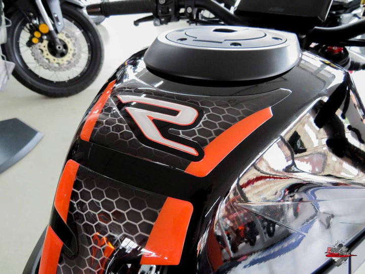 BIKE-label Tankpad Set kompatibel für KTM 1290 Super Duke R ab BJ 2020-850002